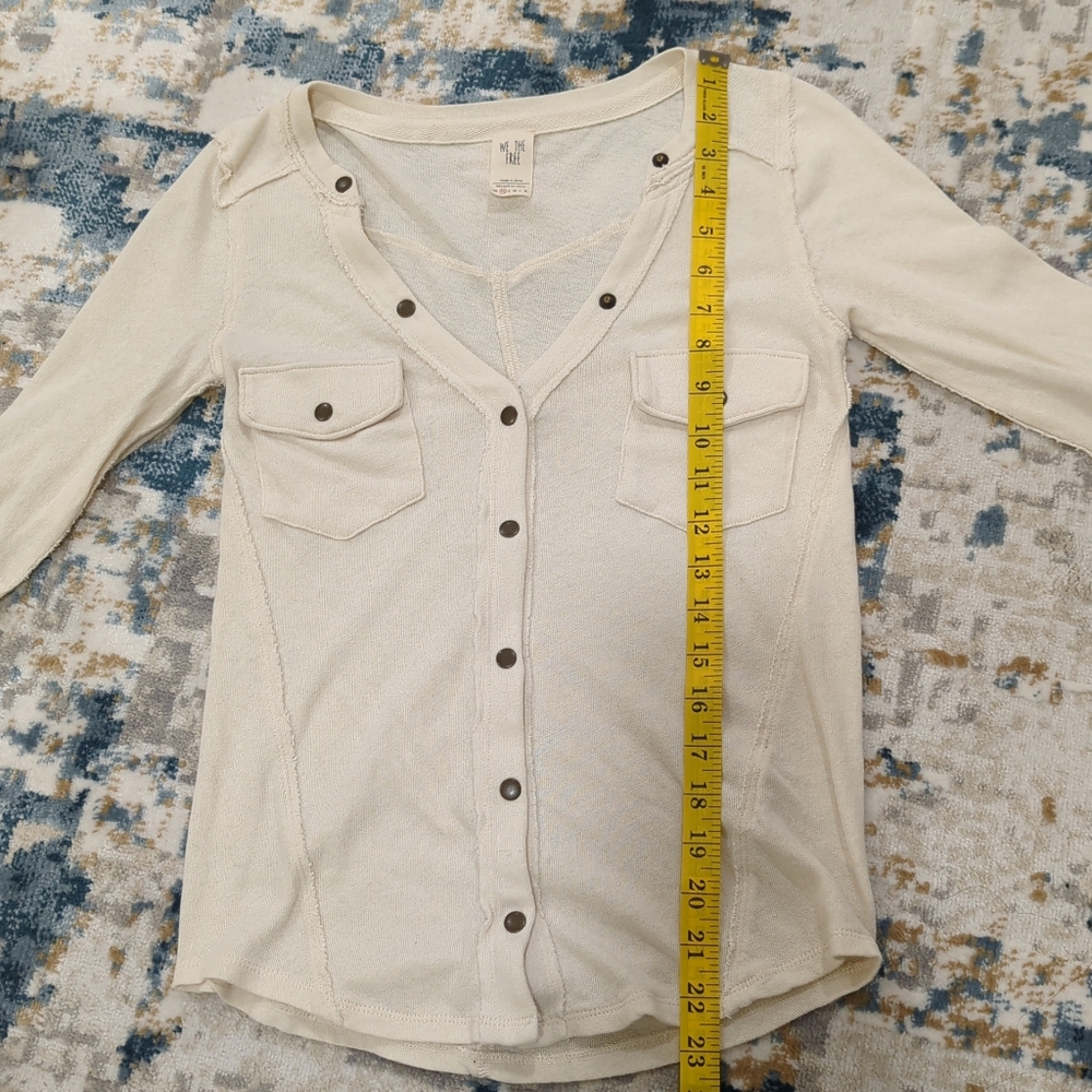 We The Free Cream Long Sleeve Snap Top Women's Size XS Lightweight Norm Neutral - Picture 12 of 13